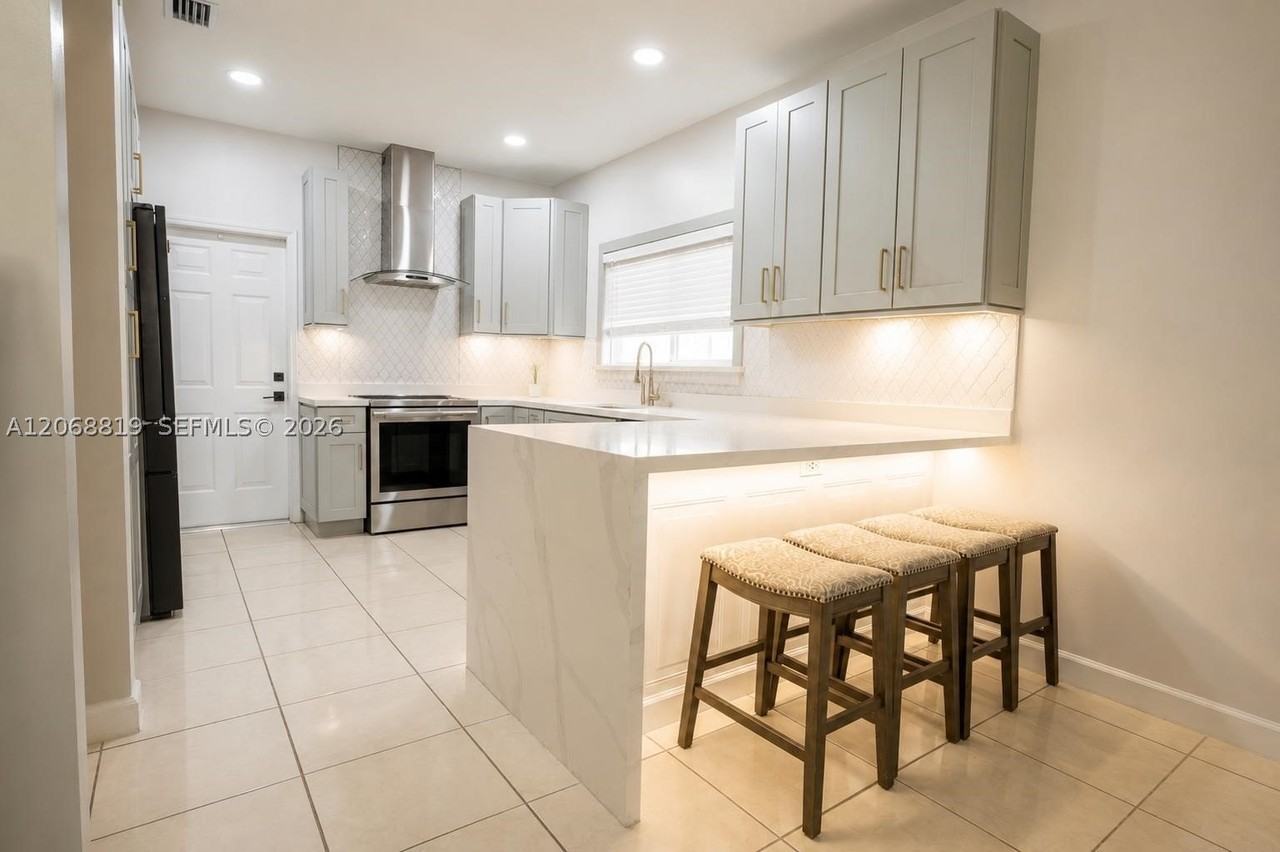 2721 Ne 42nd Ave - Photo 5 of 18