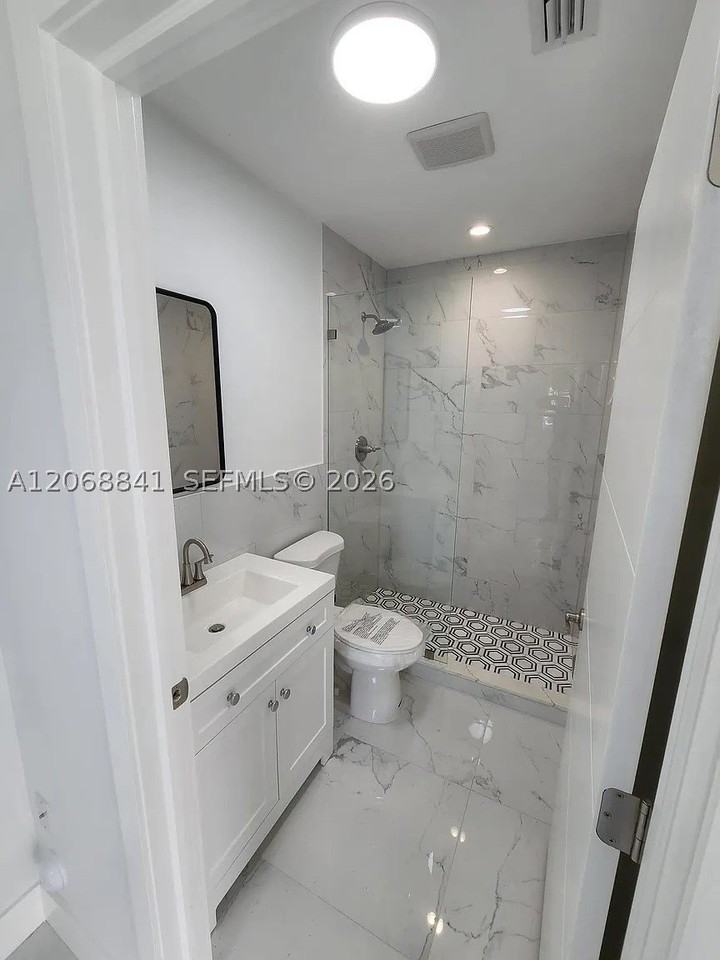 7245 Sw 21st St #1 - Photo 6 of 12