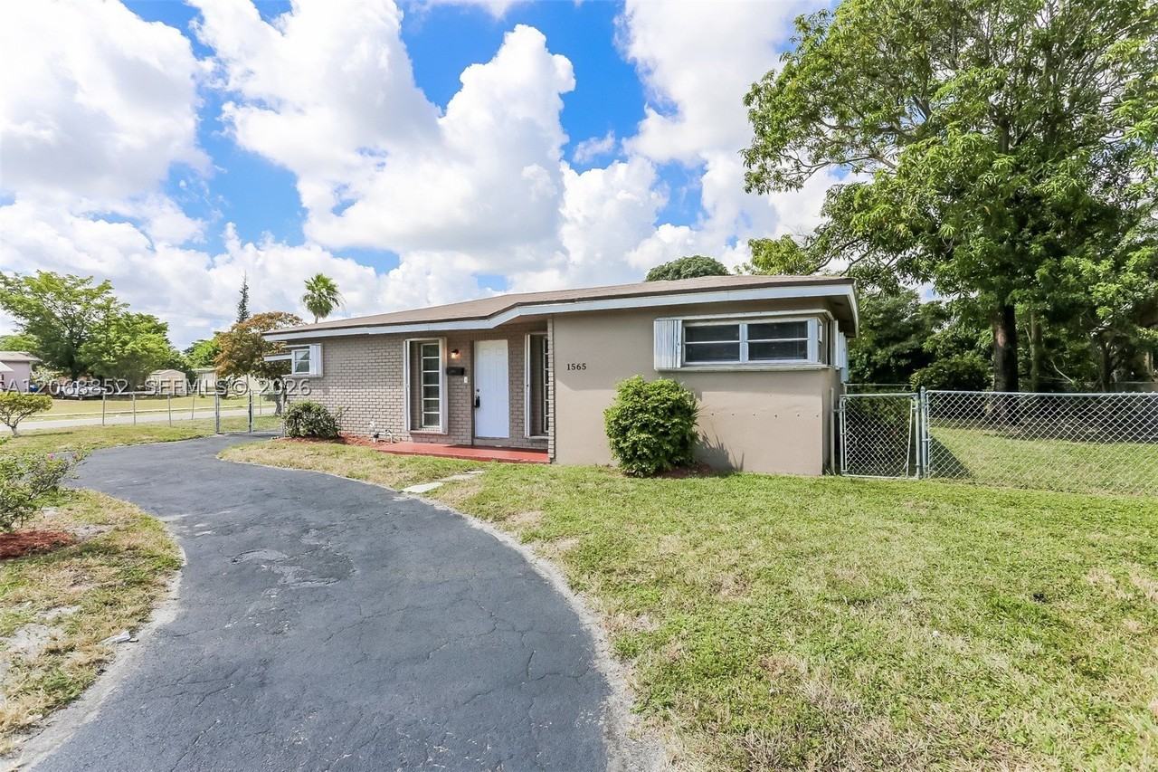 1565 Nw 6th Ave - Photo 2 of 18