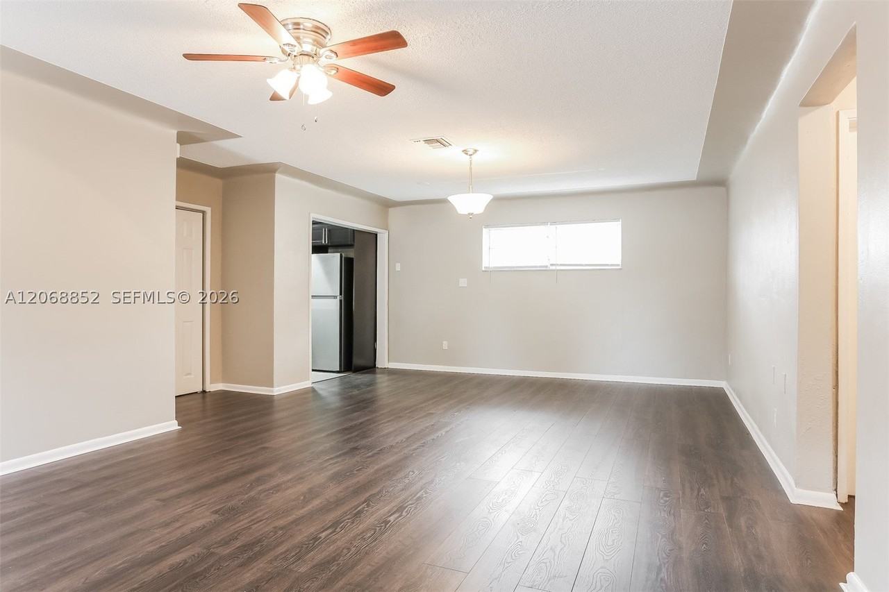 1565 Nw 6th Ave - Photo 6 of 18