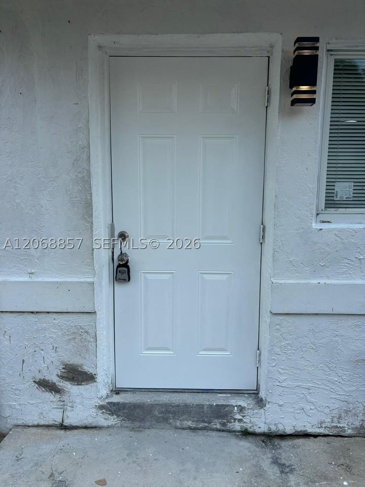 4145 Sw 19th St #1 - Photo 3 of 17