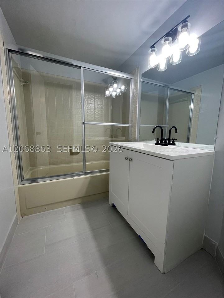 10169 Twin Lakes Dr #23E - Photo 4 of 27