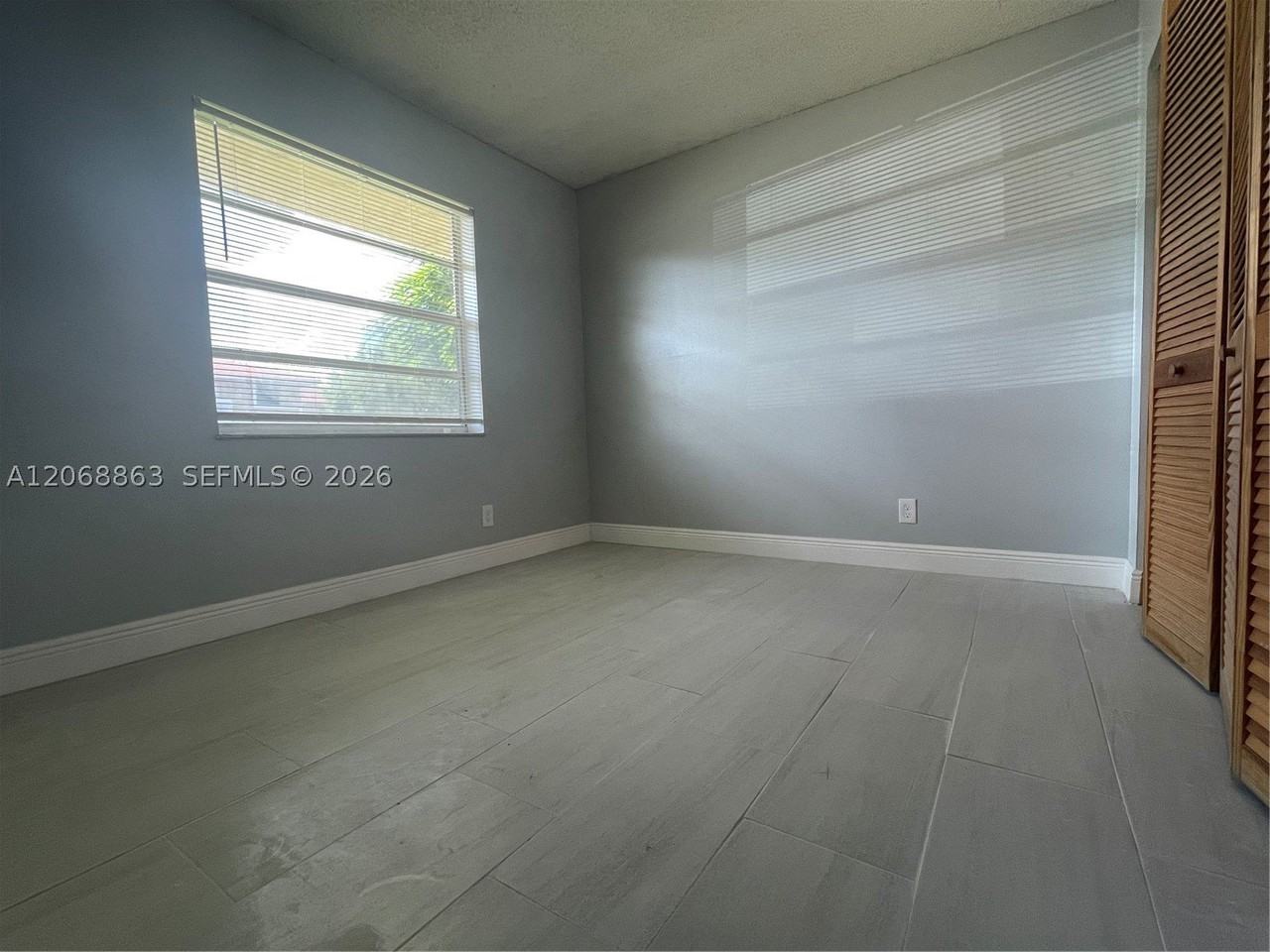 10169 Twin Lakes Dr #23E - Photo 5 of 27