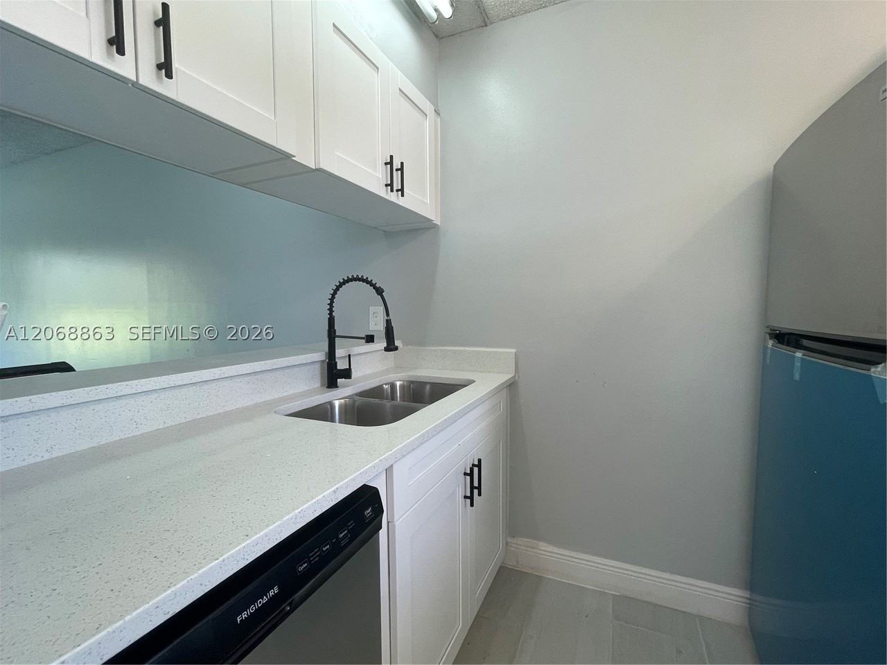 10169 Twin Lakes Dr #23E - Photo 7 of 27