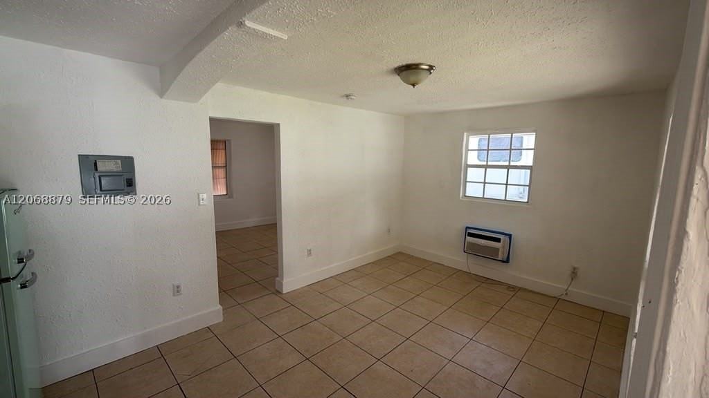 7305 Nw 17th Ct - Photo 3 of 6