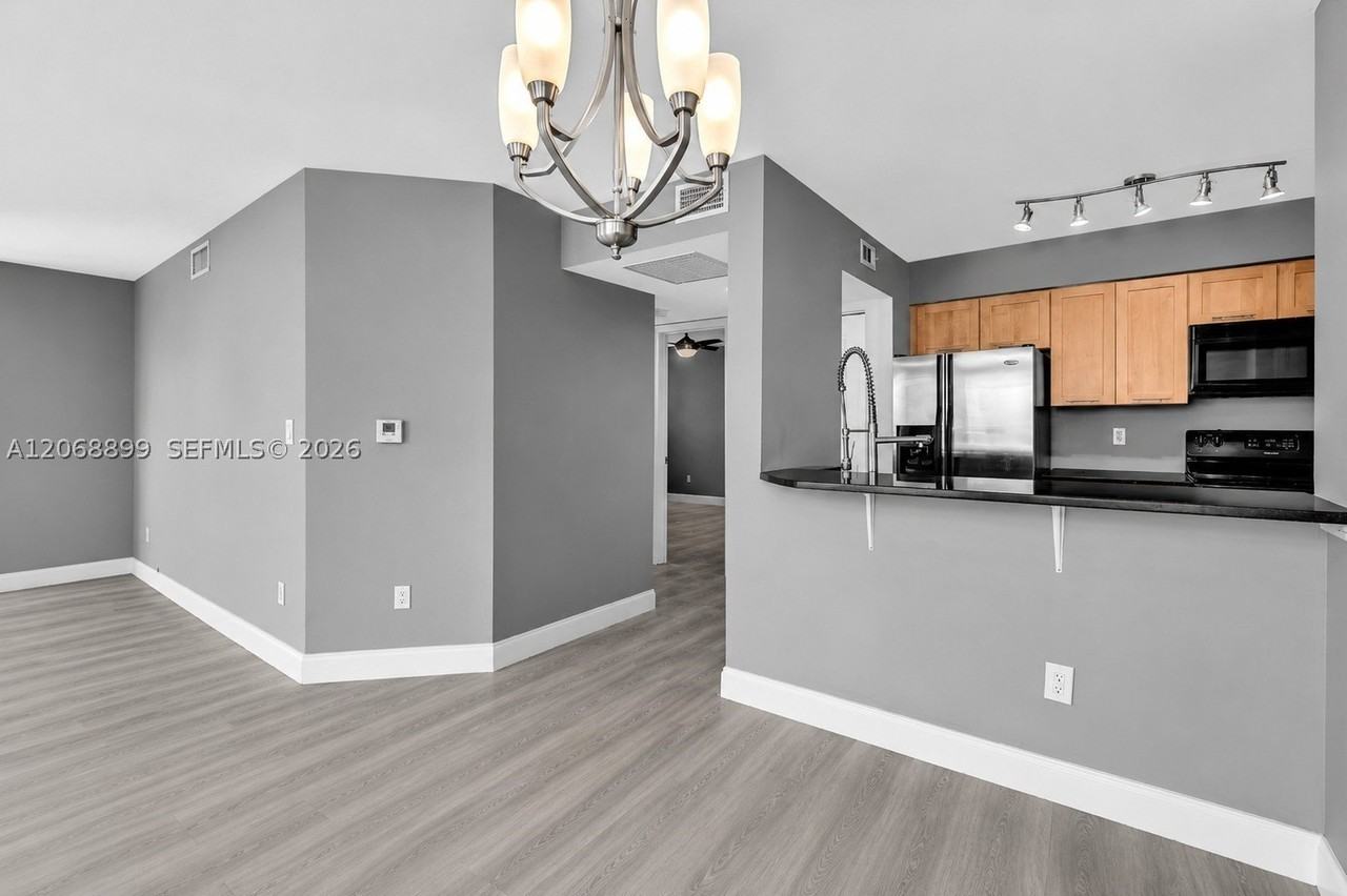 2881 N Oakland Forest Dr #112 - Photo 5 of 22