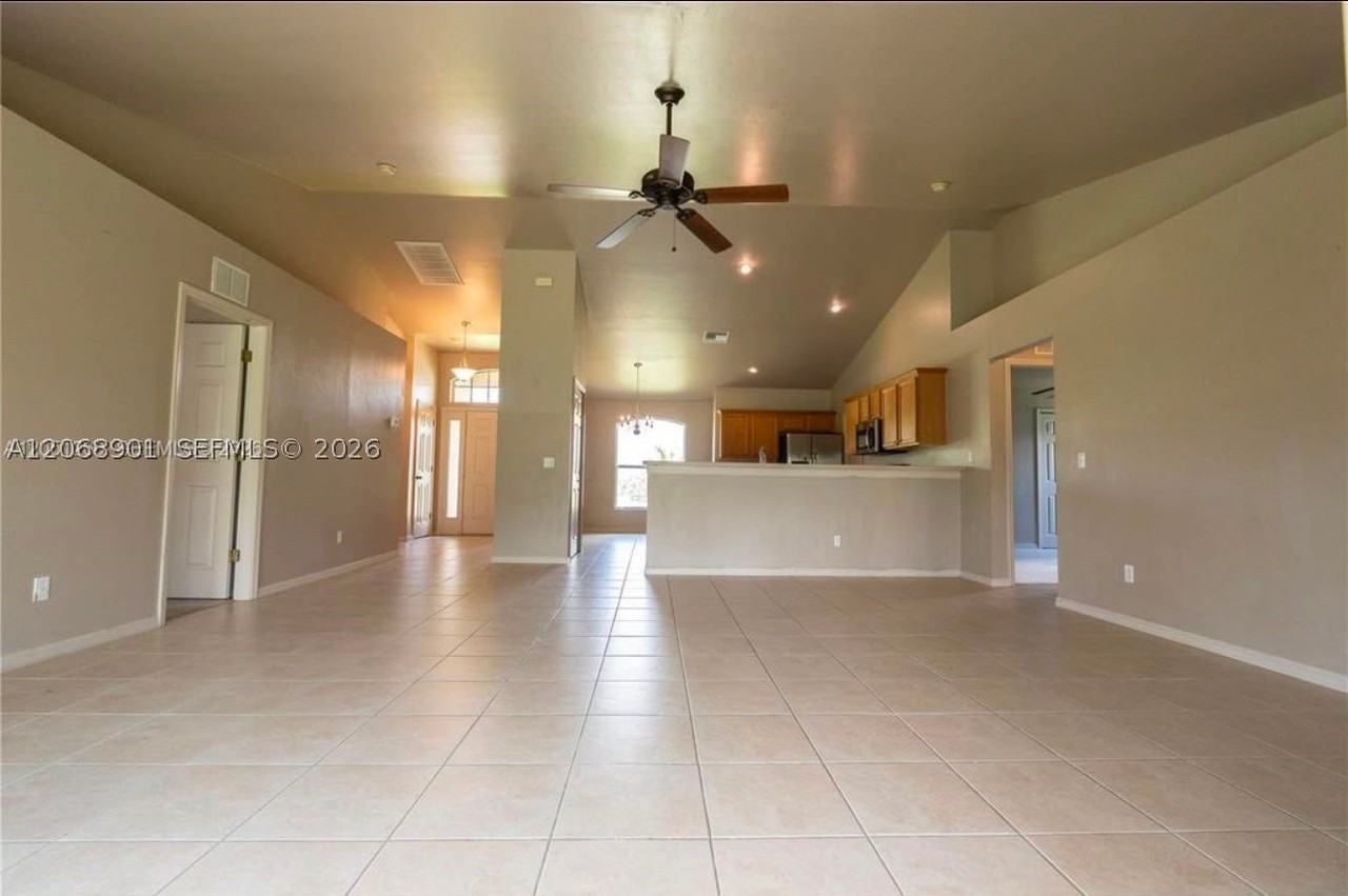 4129 Ne 19th Pl - Photo 4 of 18