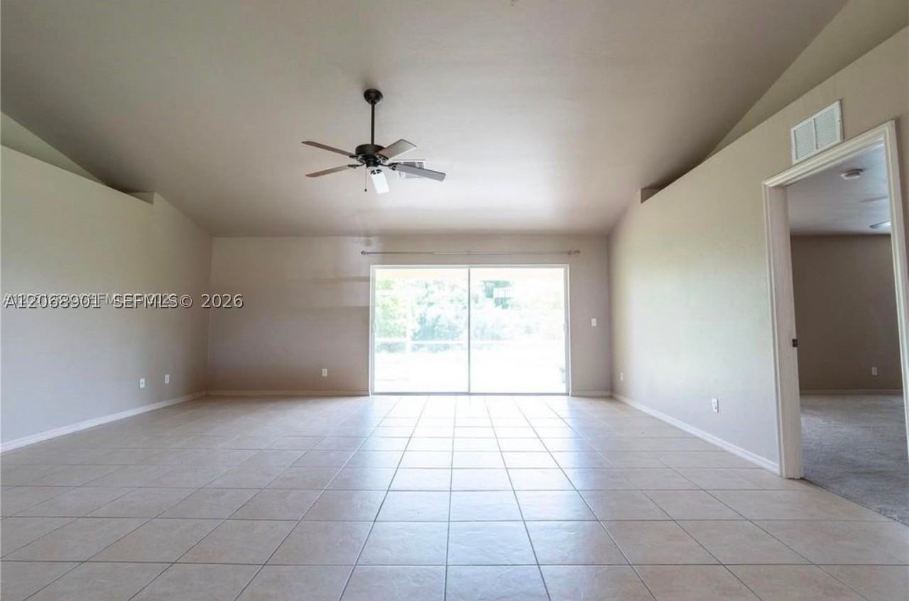 4129 Ne 19th Pl - Photo 5 of 18
