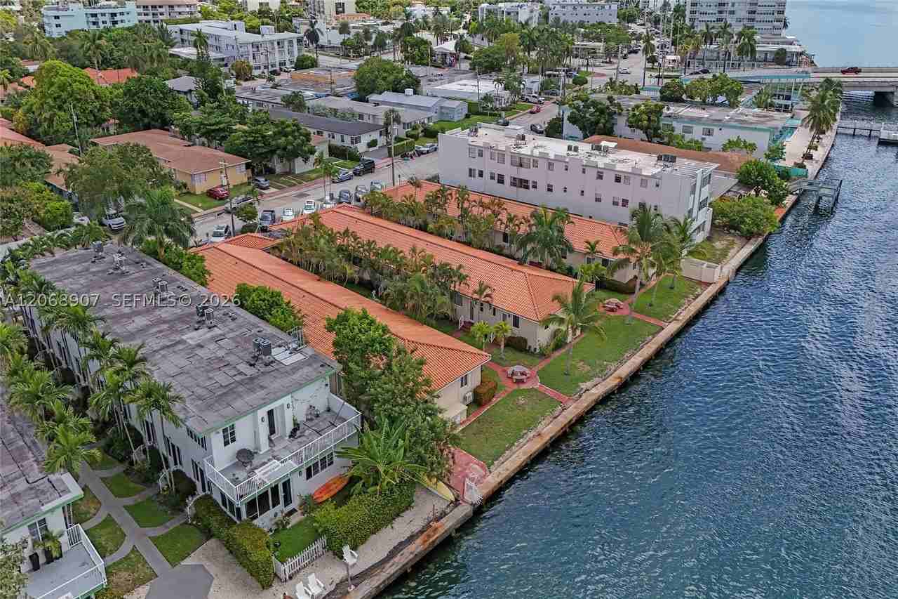 2170 Bay Dr #3-22 - Photo 4 of 20