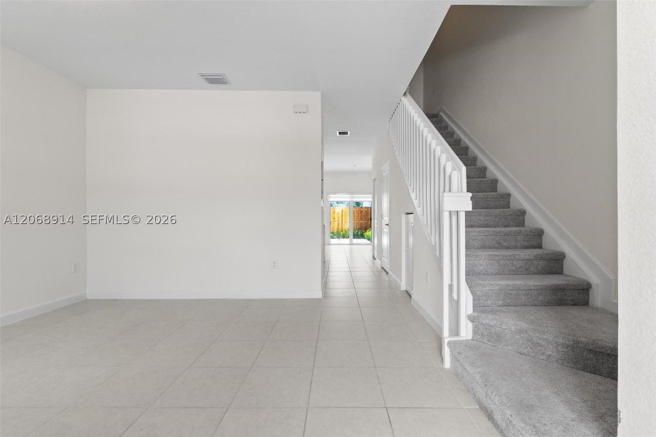 2634 Se 29th St #2634 - Photo 5 of 42