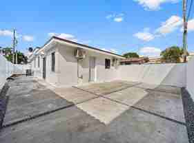 921 Nw 22nd Ct #2 - Photo 1 of 1