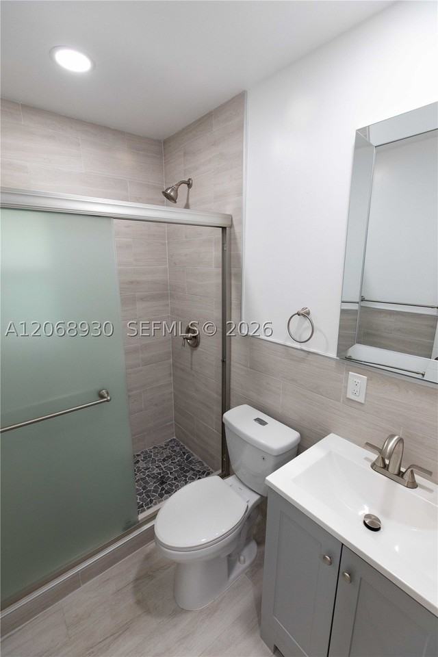 3445 Franklin Ave #A - Photo 4 of 8