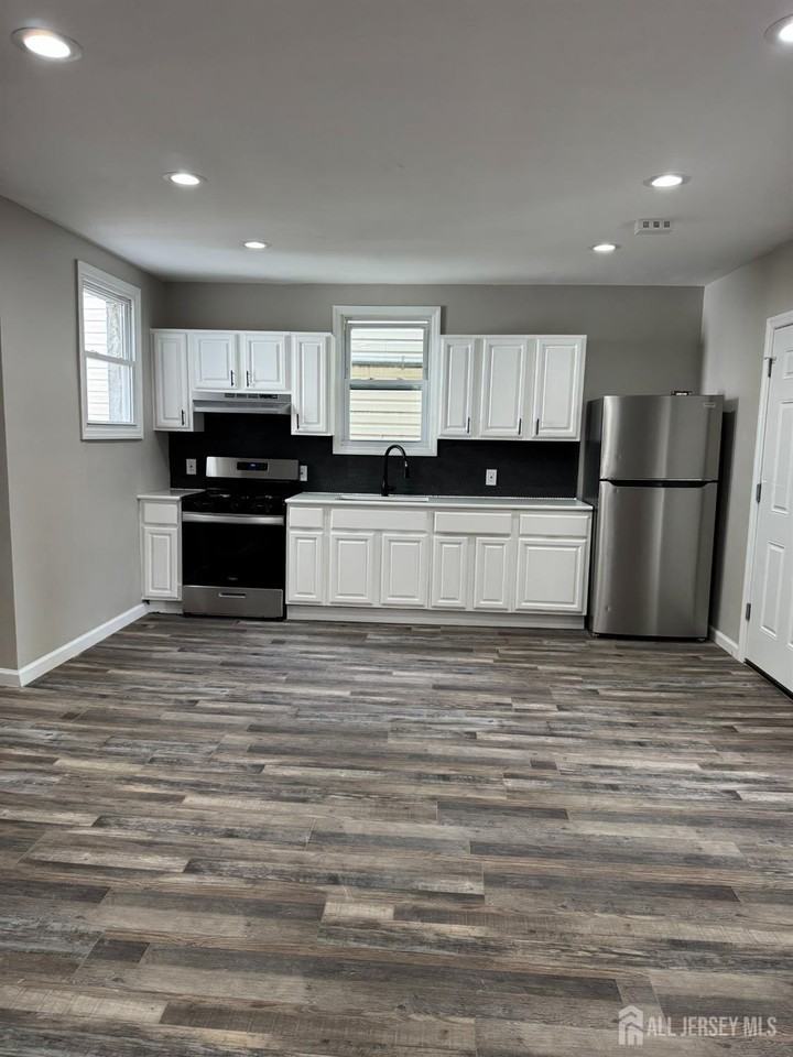 443 Fulton St #2 - Photo 3 of 9