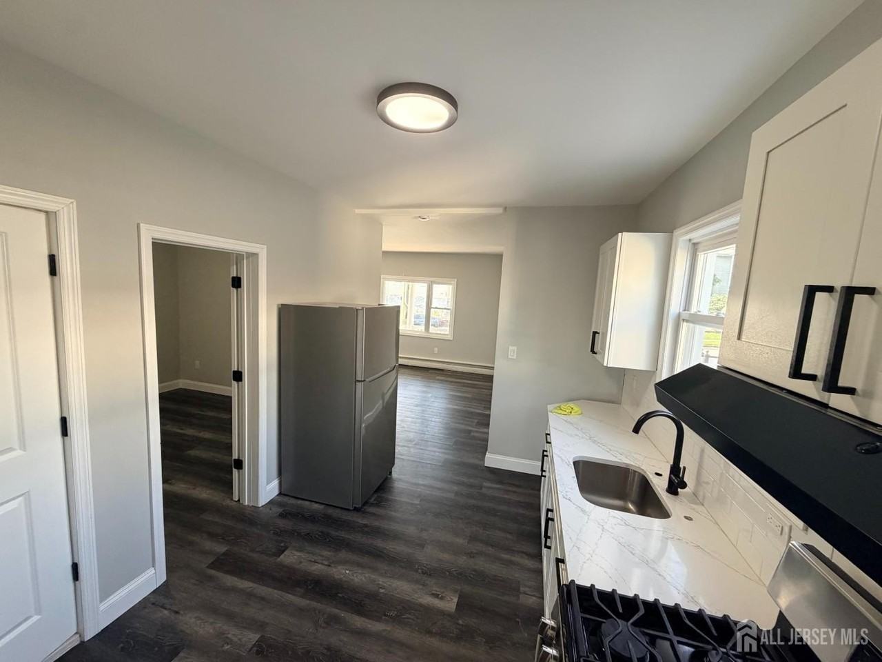 612 Johnstone St #310 - Photo 3 of 15