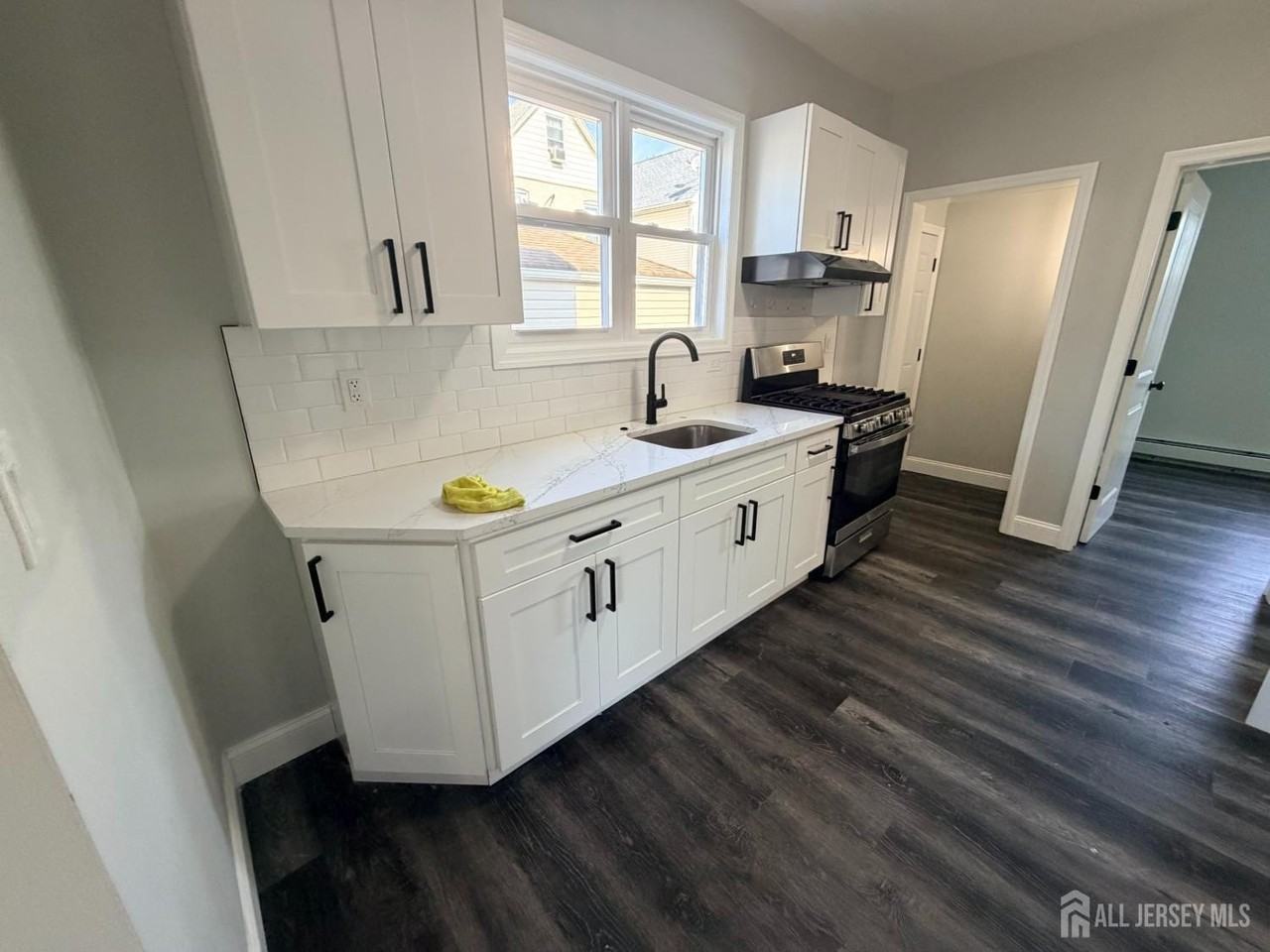612 Johnstone St #310 - Photo 5 of 15