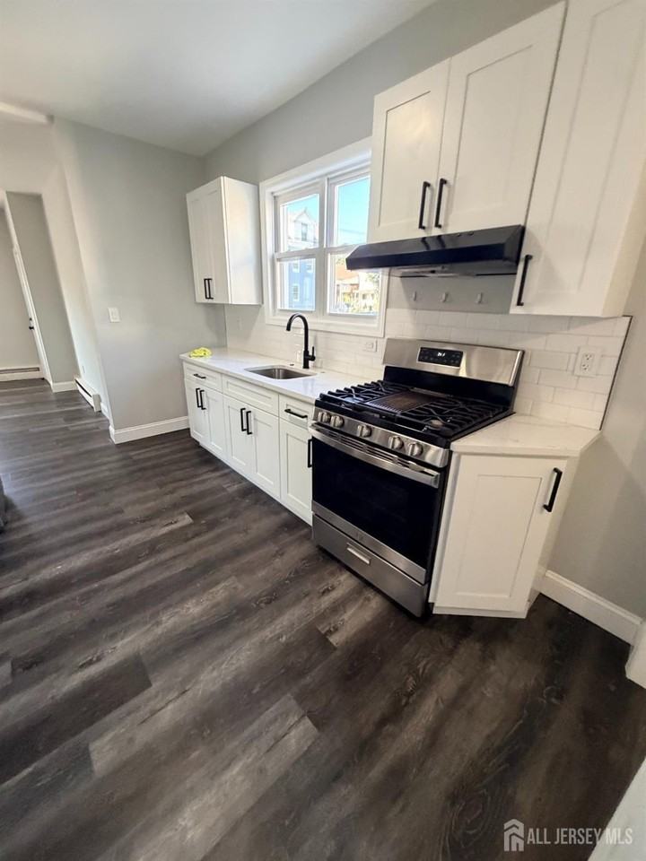 612 Johnstone St #310 - Photo 7 of 15
