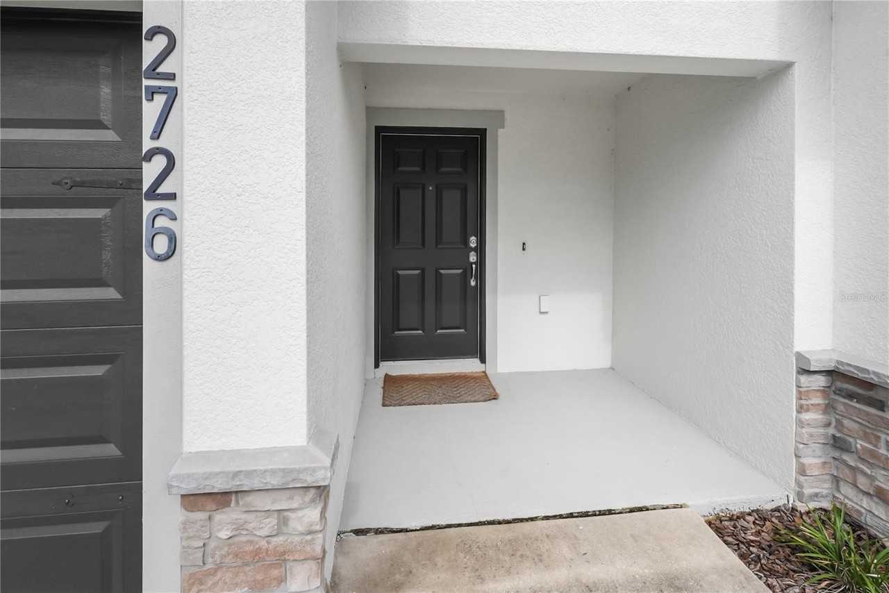 2726 Idyll Lakes Cir - Photo 2 of 23
