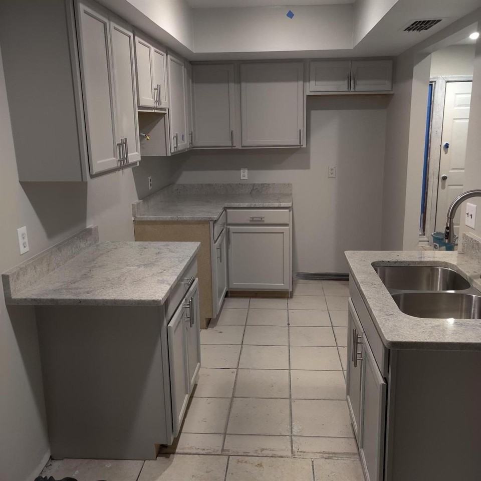 722 W Columbia Ave #722 - Photo 2 of 7