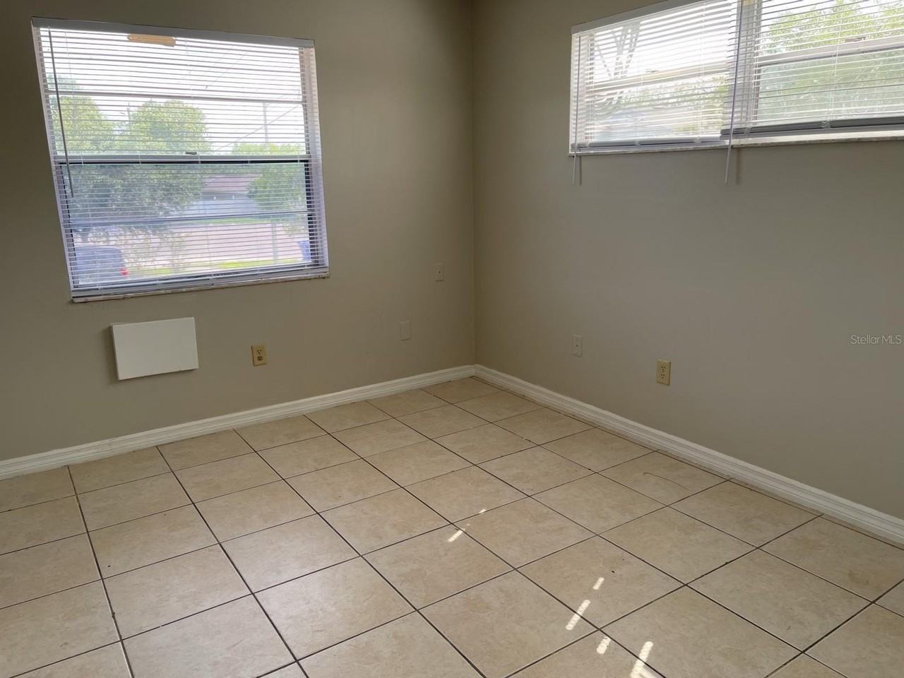 722 W Columbia Ave #722 - Photo 4 of 7