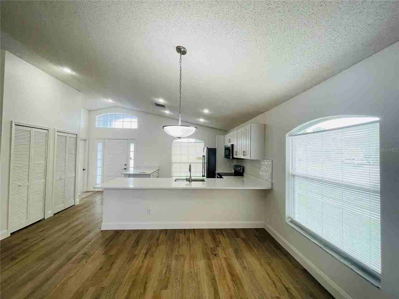 13403 Greenpointe Dr - Photo 6 of 26
