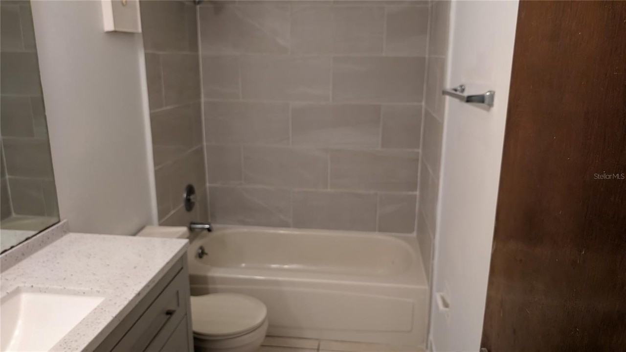 2702 Tally Ho Ave - Photo 4 of 10