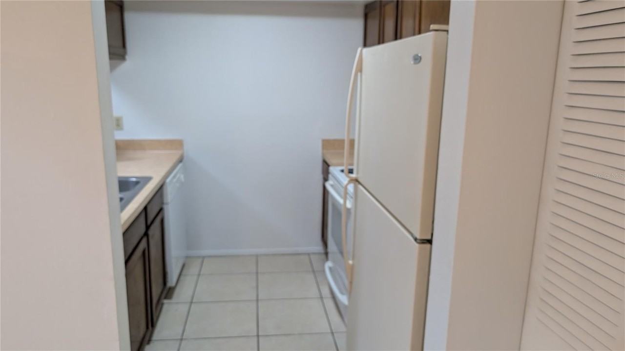 2702 Tally Ho Ave - Photo 6 of 10