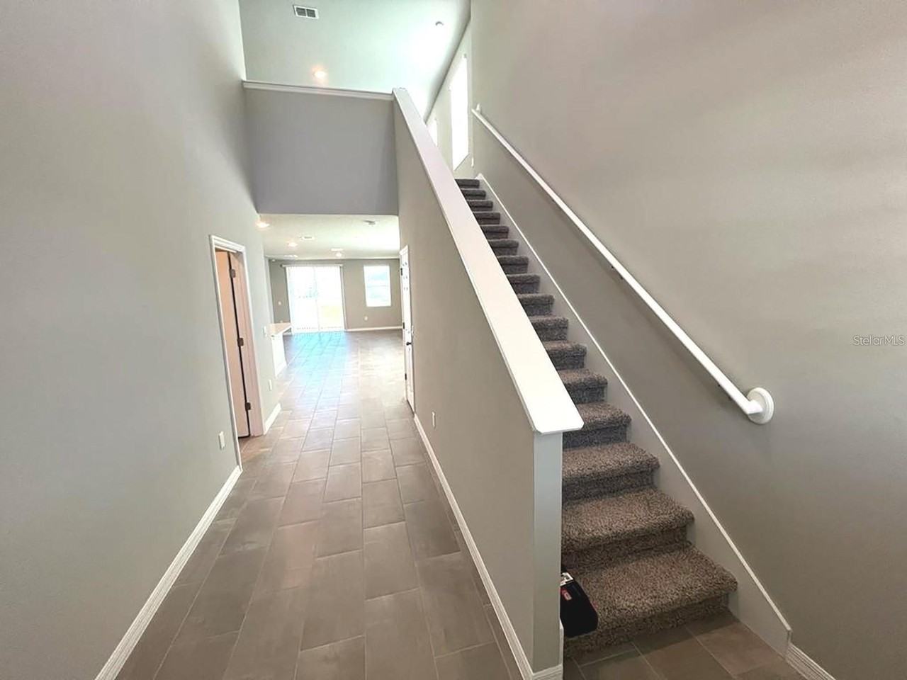 820 Rivers Crossing St - Photo 2 of 23
