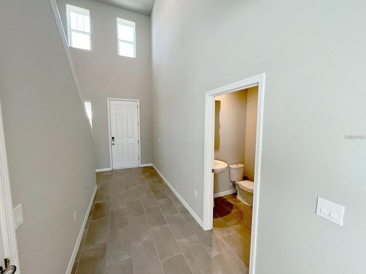 820 Rivers Crossing St - Photo 3 of 23