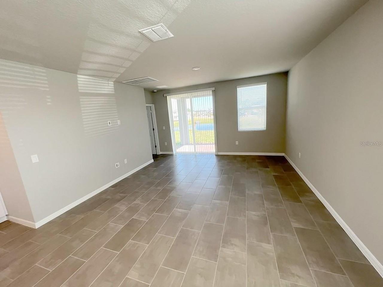 820 Rivers Crossing St - Photo 5 of 23