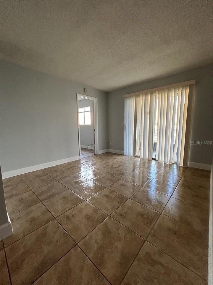 946 Lake Destiny Rd #D - Photo 4 of 19