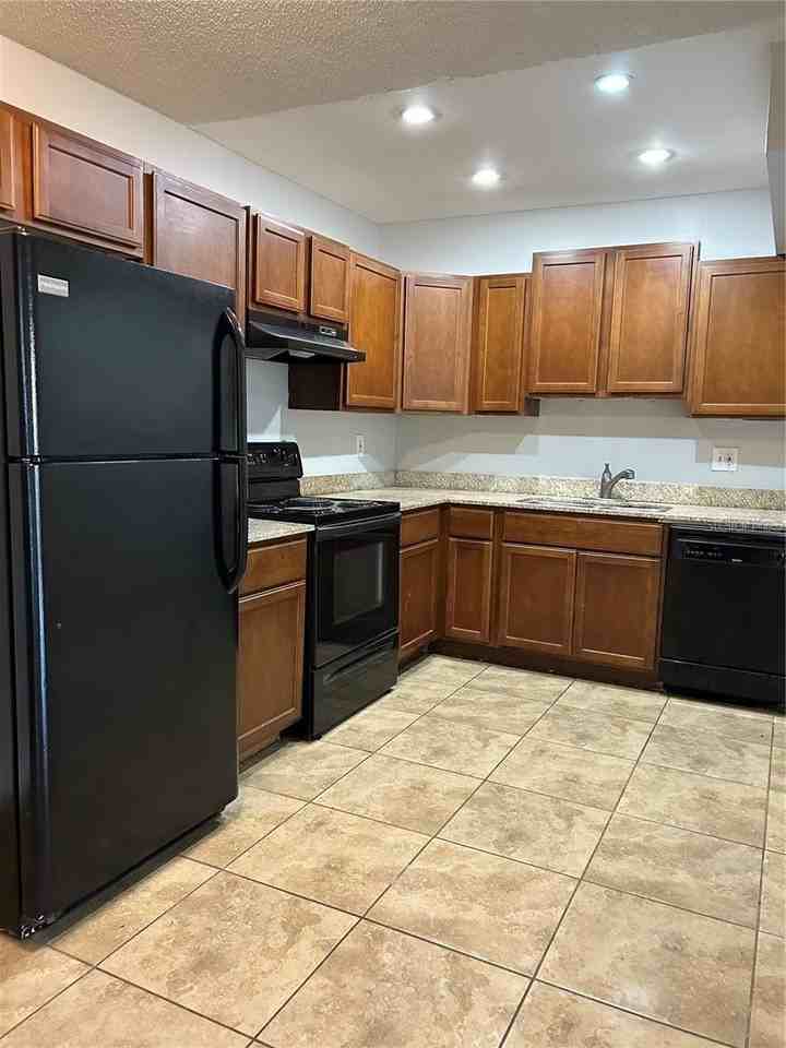 946 Lake Destiny Rd #D - Photo 5 of 19