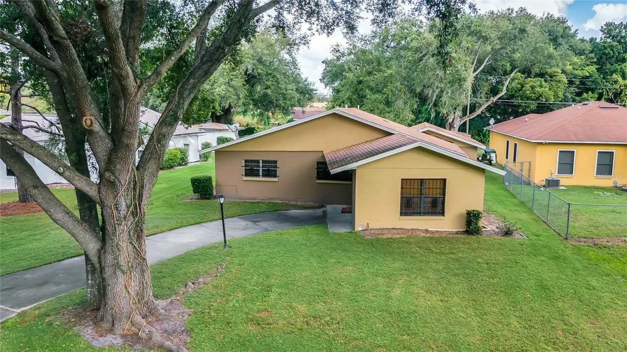 209 Bayshore Dr - Photo 3 of 16