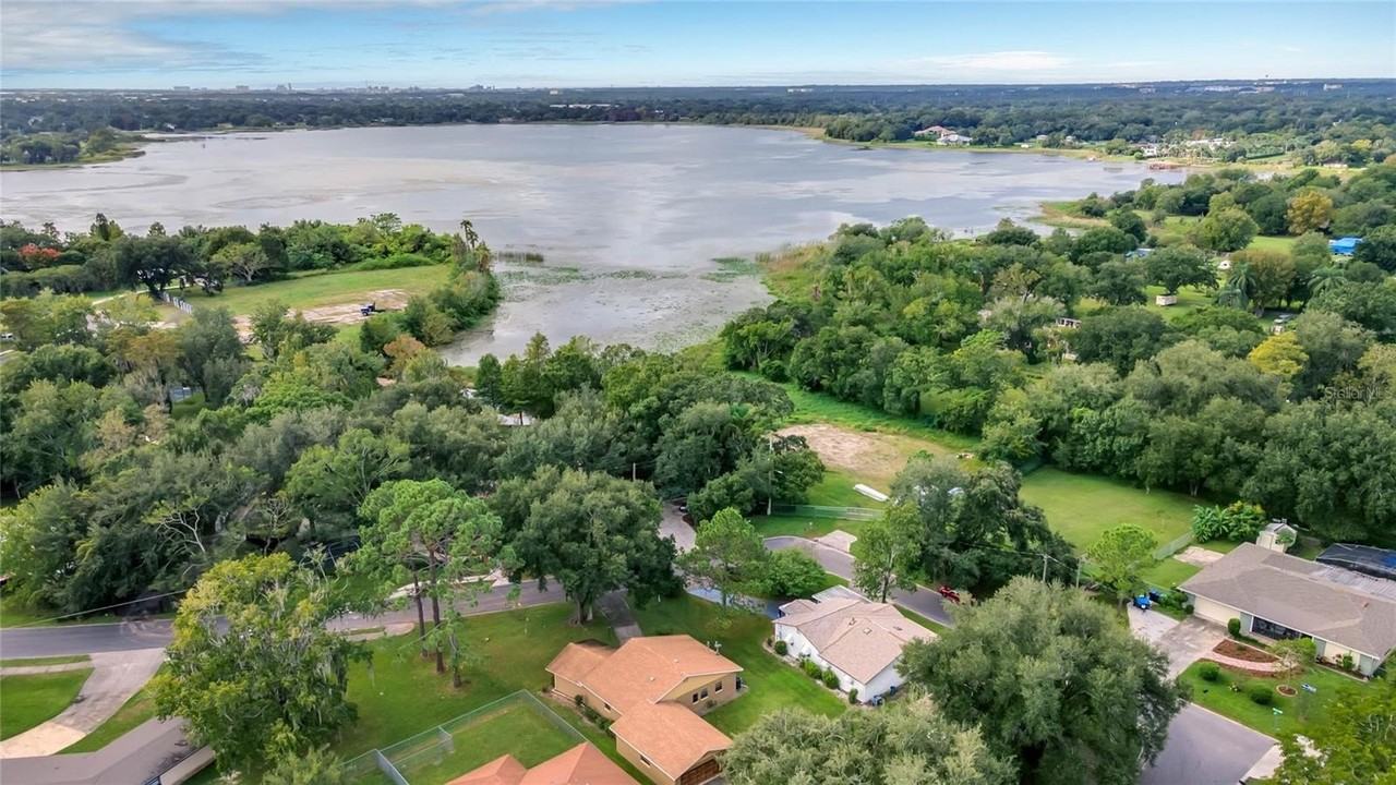 209 Bayshore Dr - Photo 7 of 16