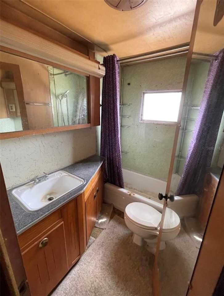 9736 Warrick St - Photo 4 of 17