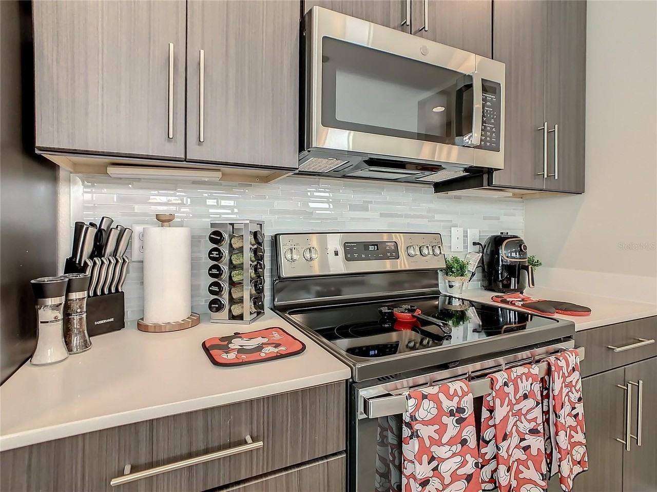 208 Villa Domani Cir - Photo 6 of 26