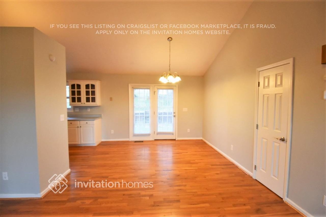 3996 Leinbach Dr - Photo 6 of 14