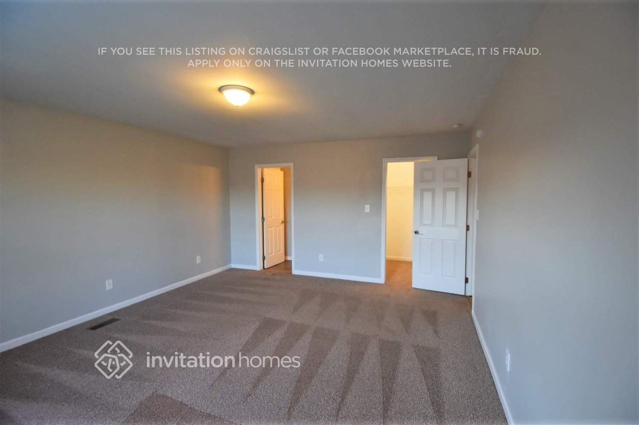 3996 Leinbach Dr - Photo 7 of 14
