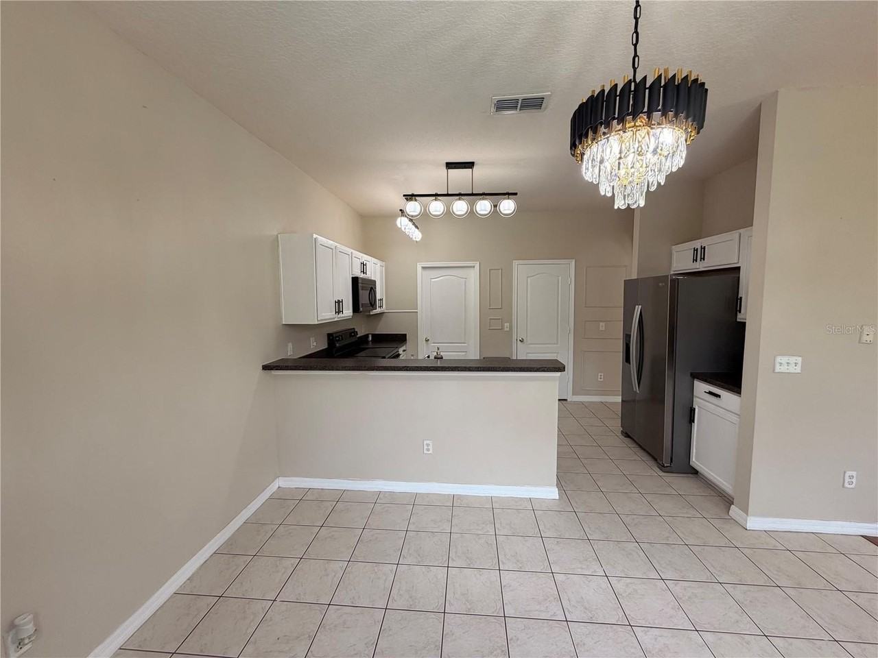 260 Blue Jay Way - Photo 3 of 19