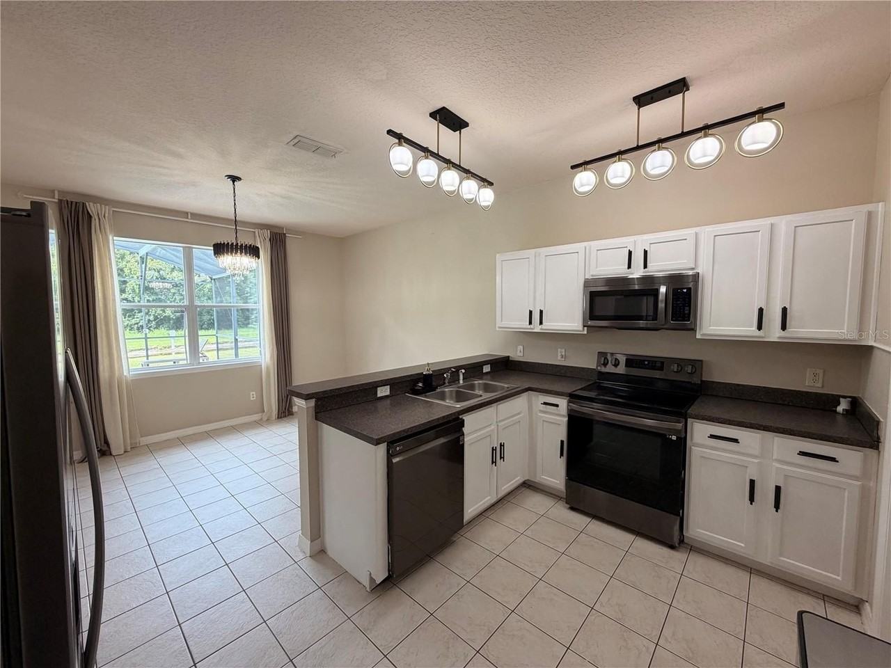 260 Blue Jay Way - Photo 5 of 19