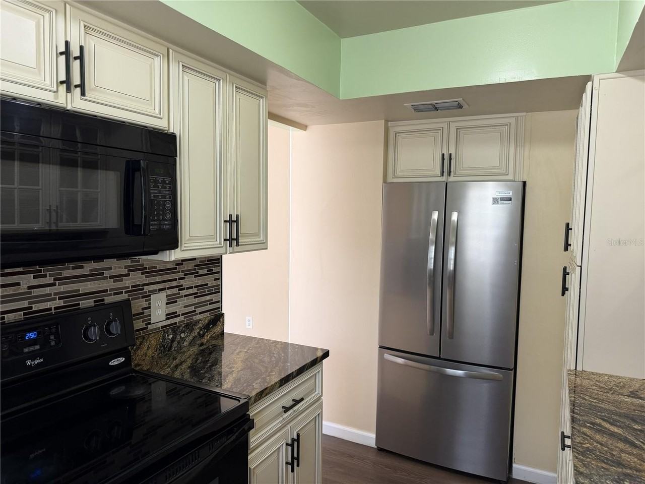 1316 Mill Creek Pl - Photo 4 of 7