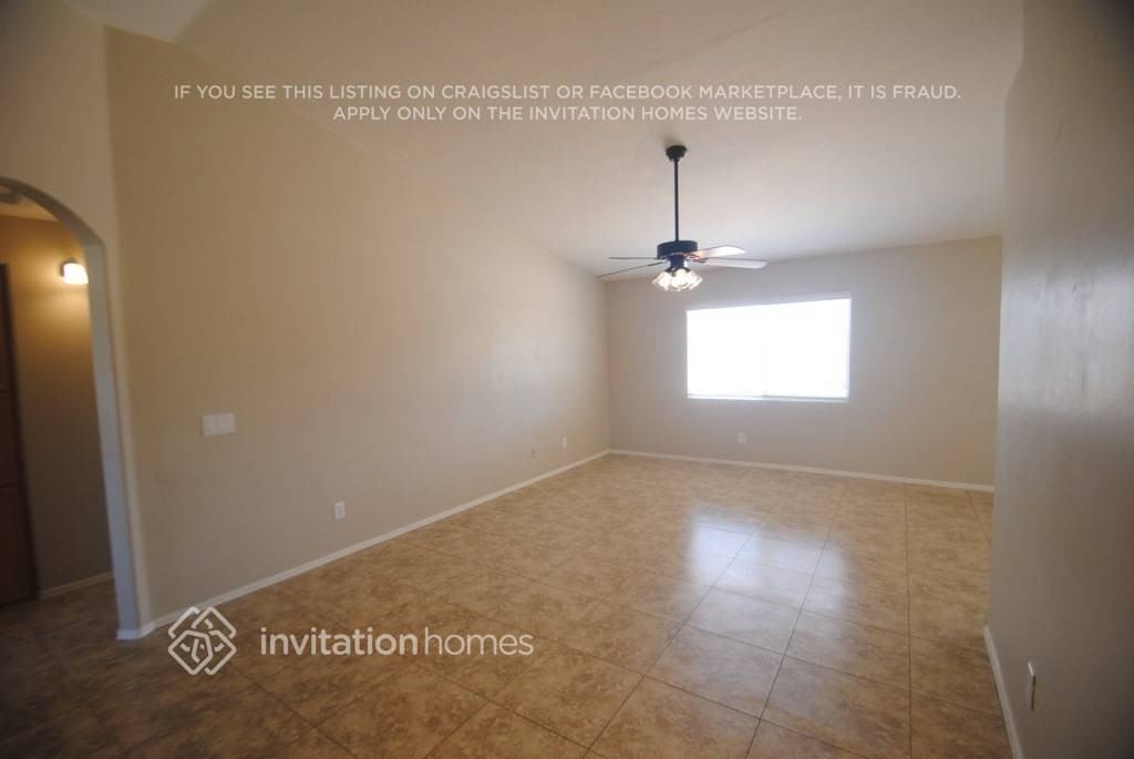 1667 S Stetson Ct - Photo 2 of 13