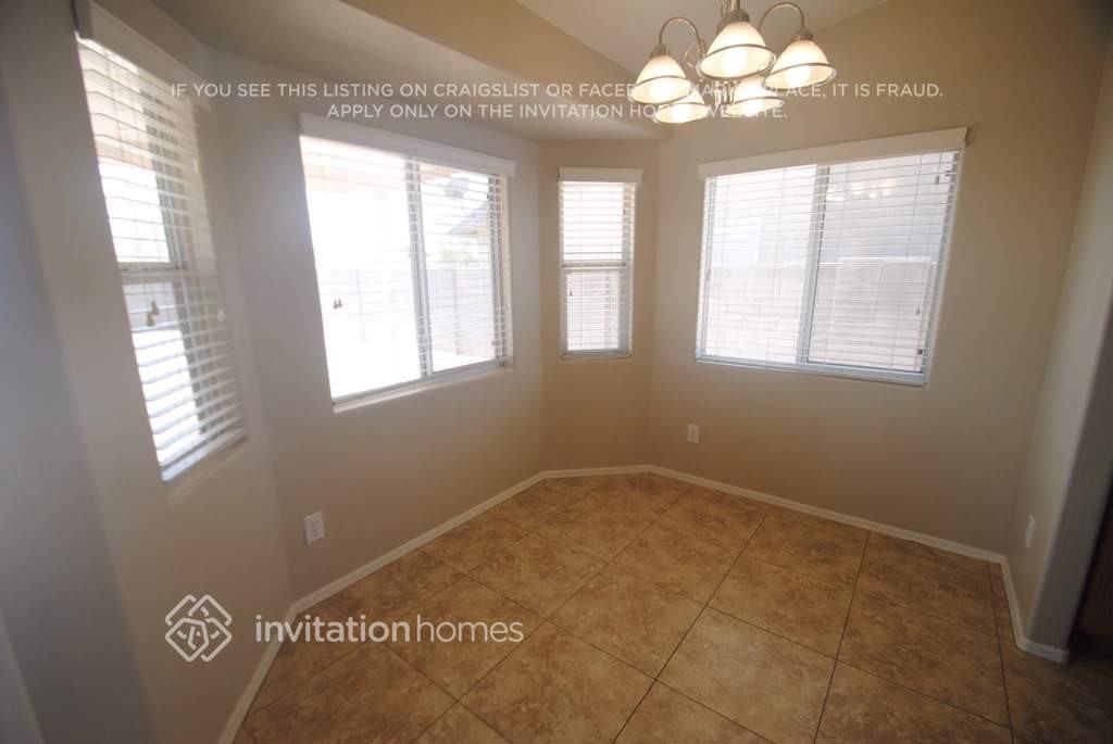 1667 S Stetson Ct - Photo 5 of 13