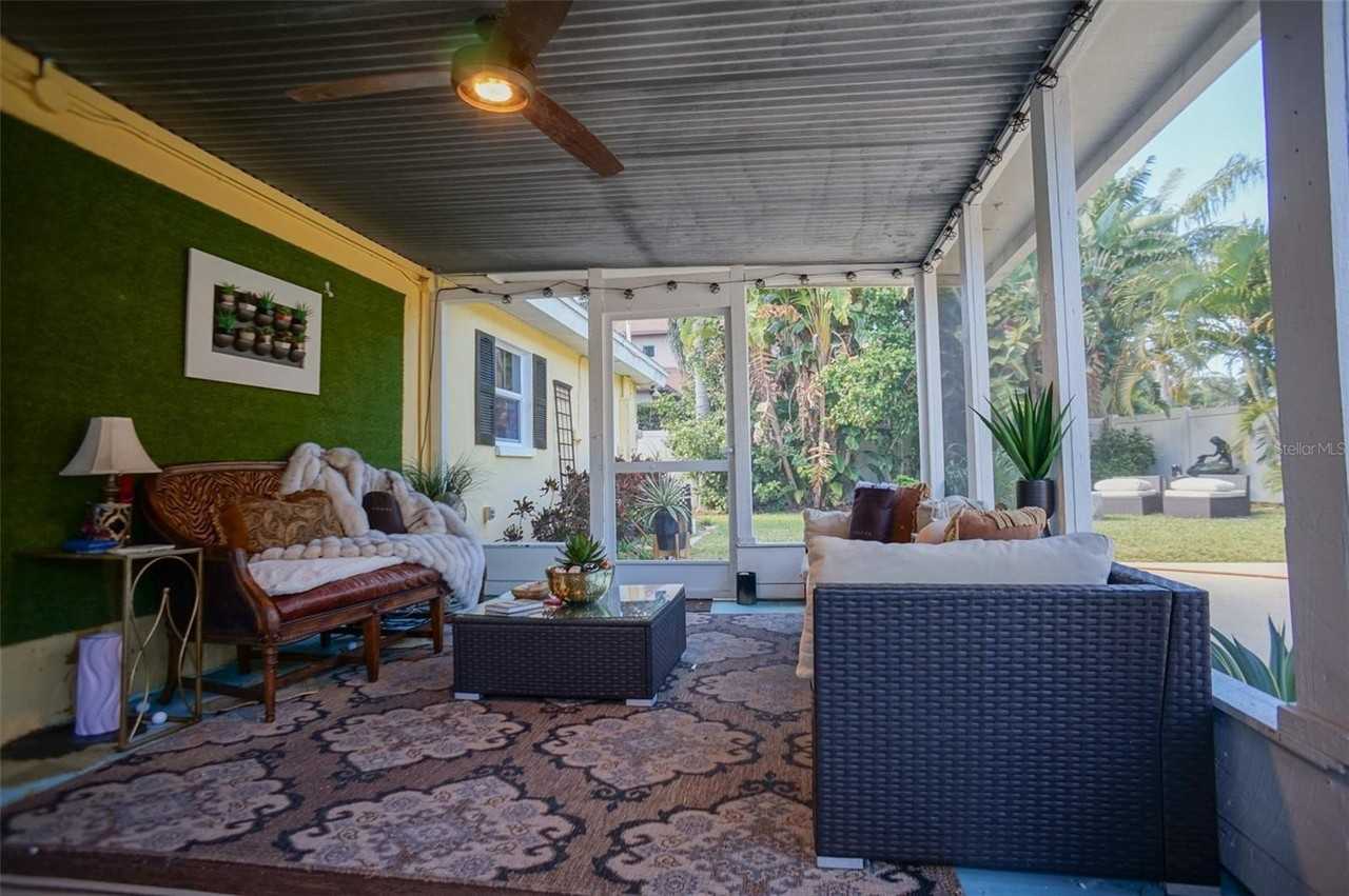 328 Carl Ave - Photo 4 of 23