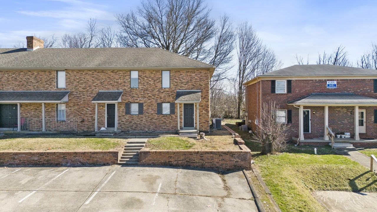 1649 Foxhaven Dr #1 - Photo 2 of 23