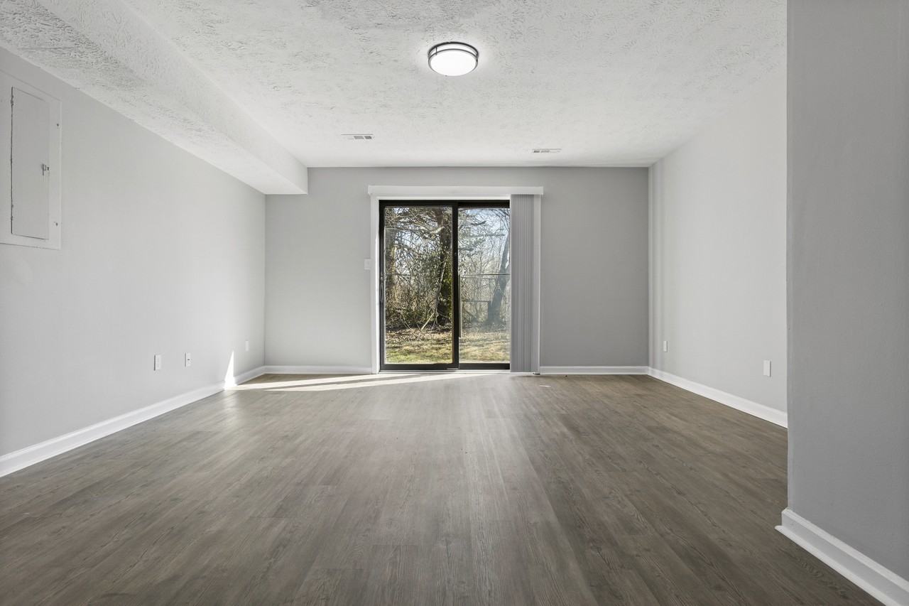 1649 Foxhaven Dr #1 - Photo 4 of 23