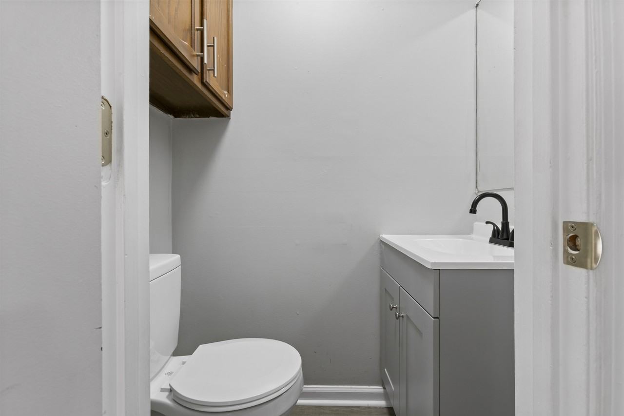 1649 Foxhaven Dr #1 - Photo 7 of 23