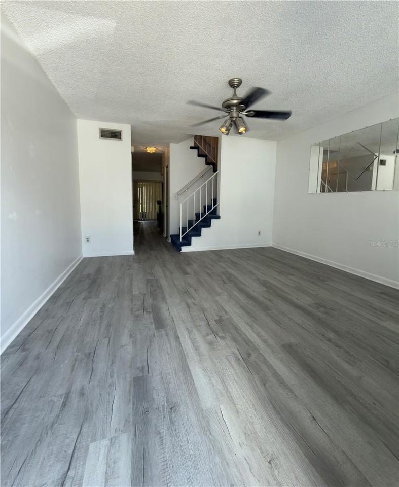 6630 121st Ave #6 - Photo 3 of 32