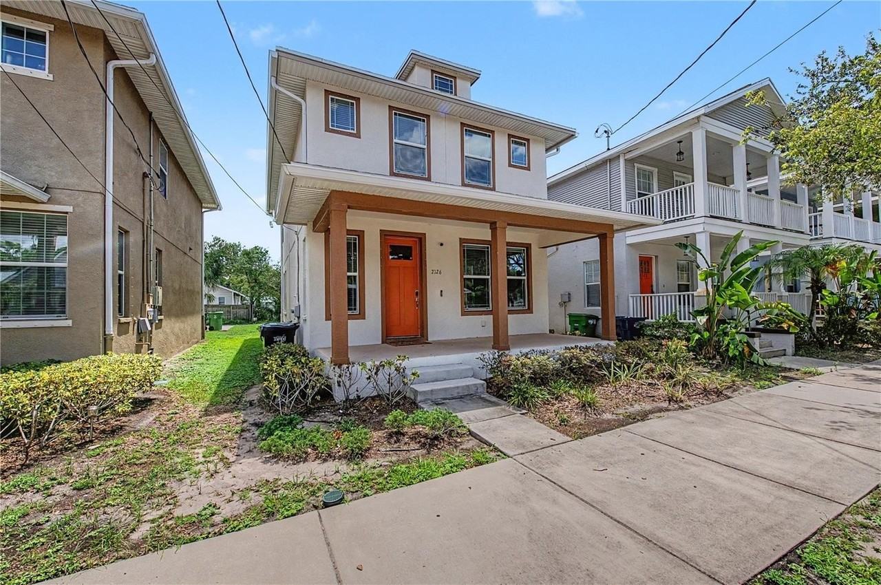 2126 W Spruce St - Photo 2 of 33