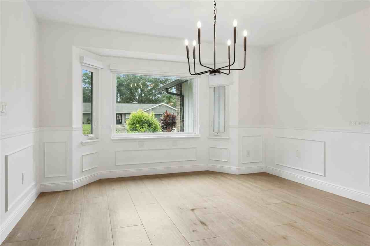 1046 Sylvia Ln - Photo 5 of 26