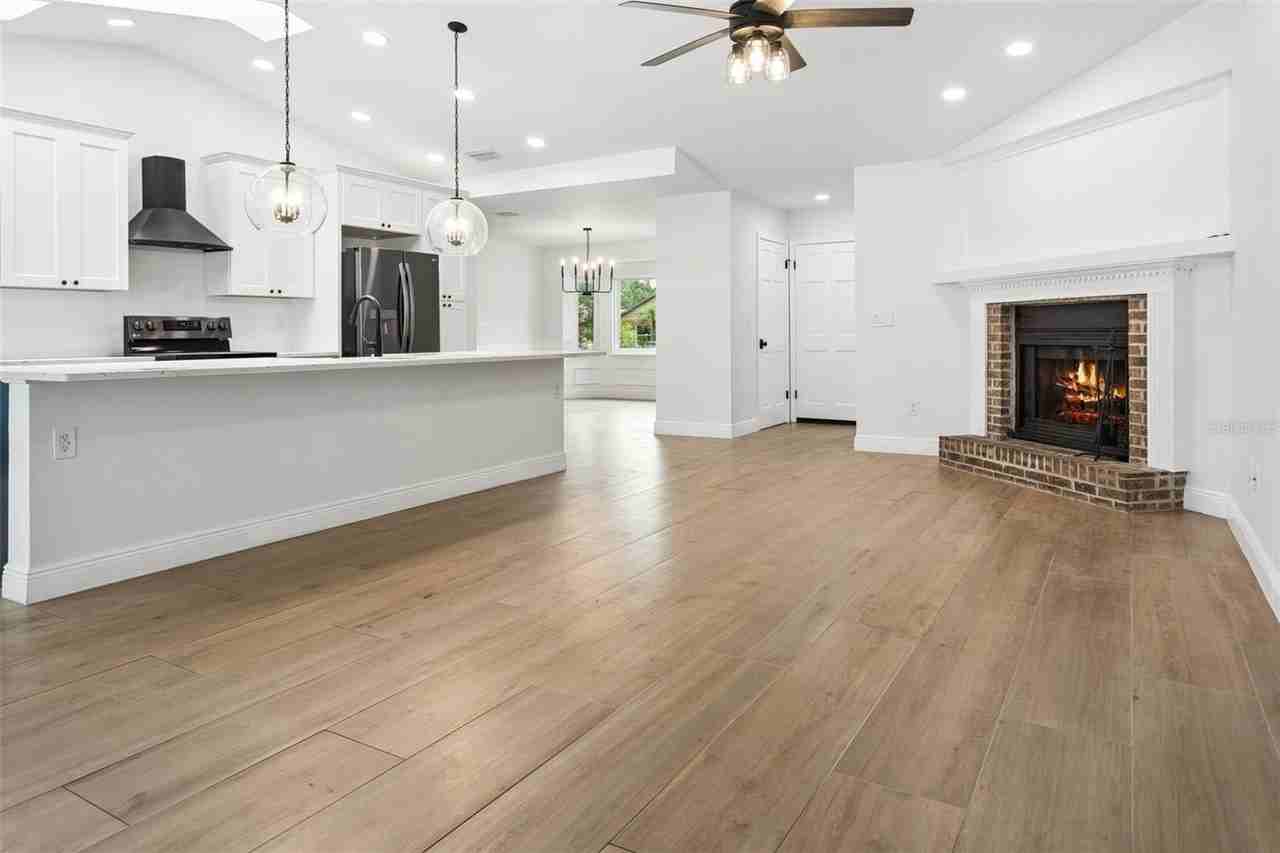 1046 Sylvia Ln - Photo 6 of 26